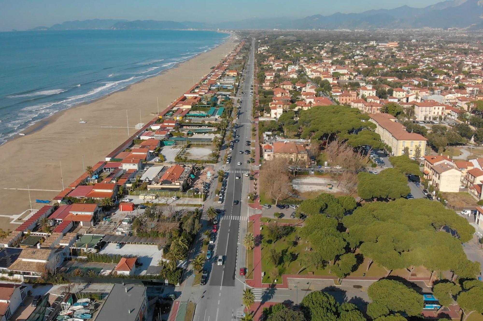 Casa Arno 500M From Beach - Happy Rentals Marina di Massa Exterior photo