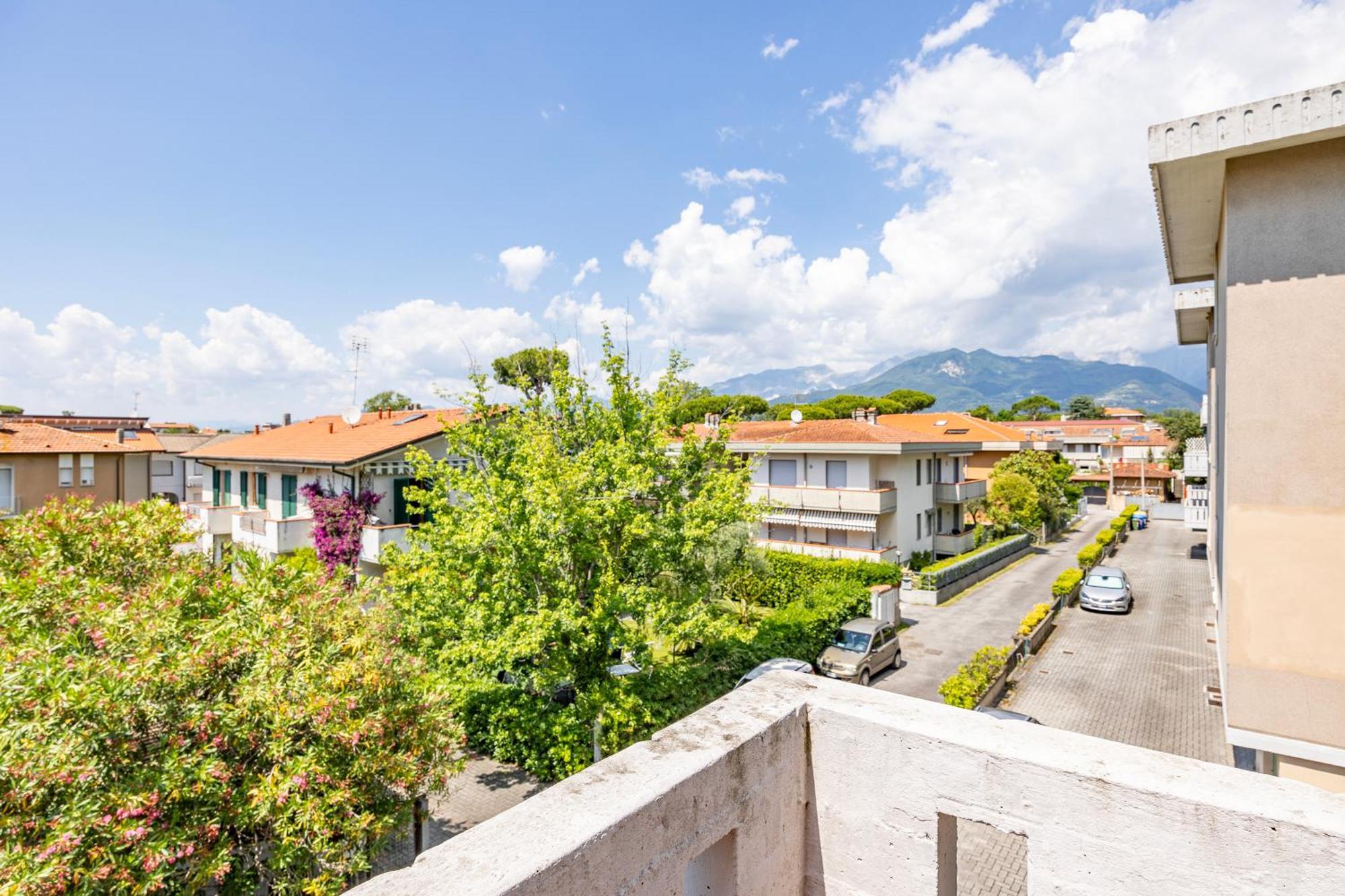 Casa Arno 500M From Beach - Happy Rentals Marina di Massa Exterior photo